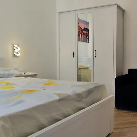Apartment Sweet Roman Dream